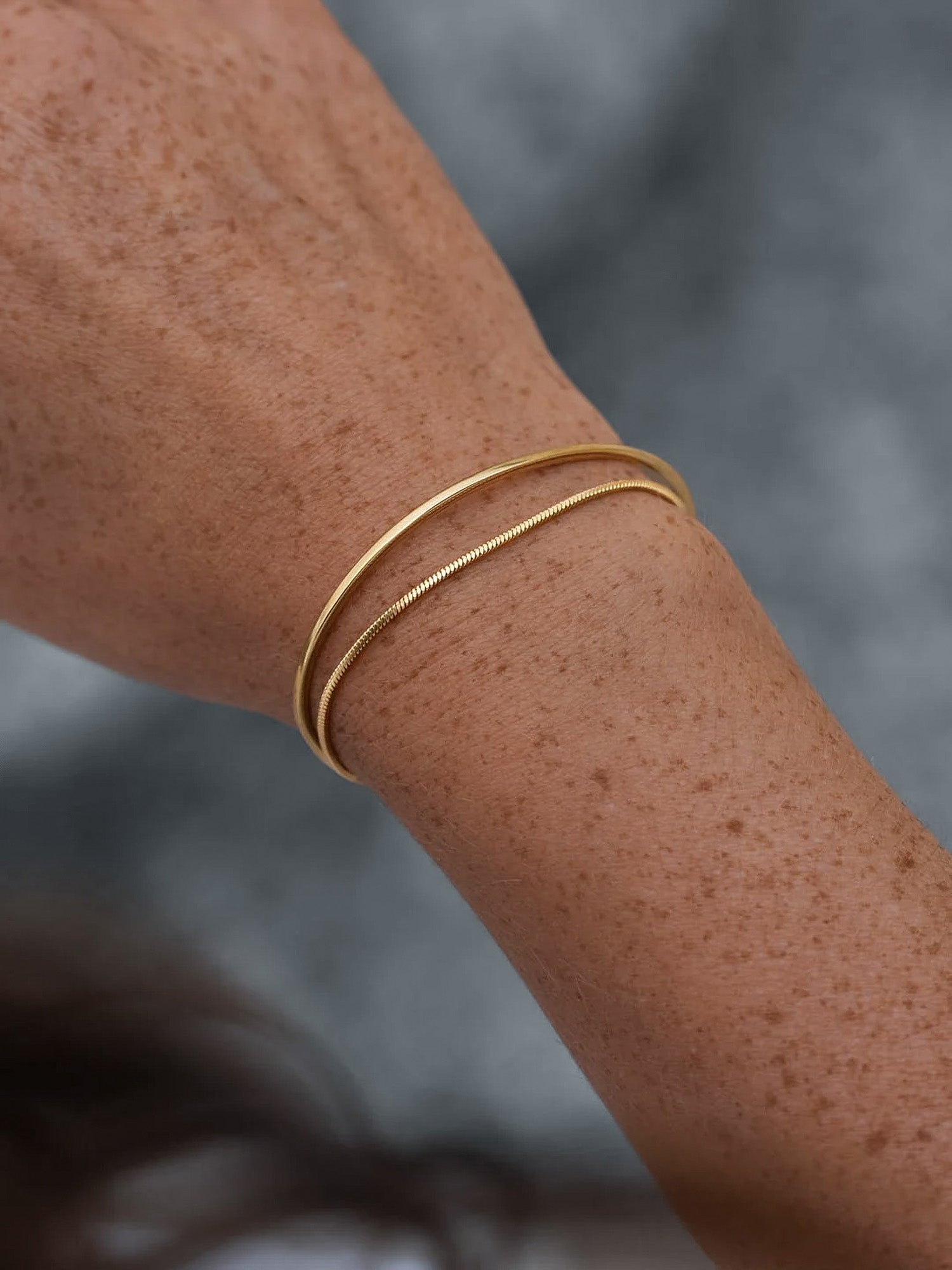 LINEAR CUFF