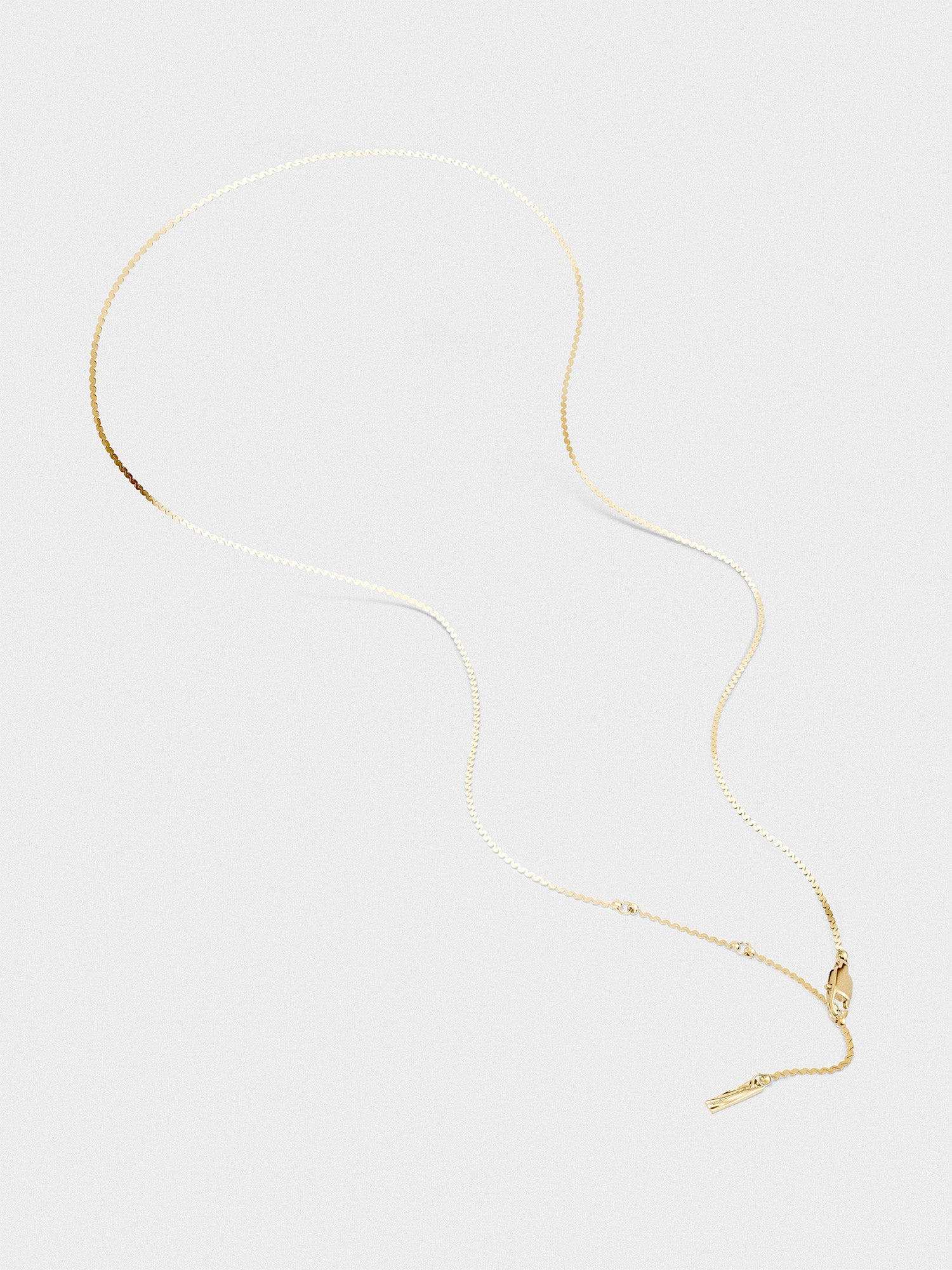 FLUID CHAIN NECKLACE