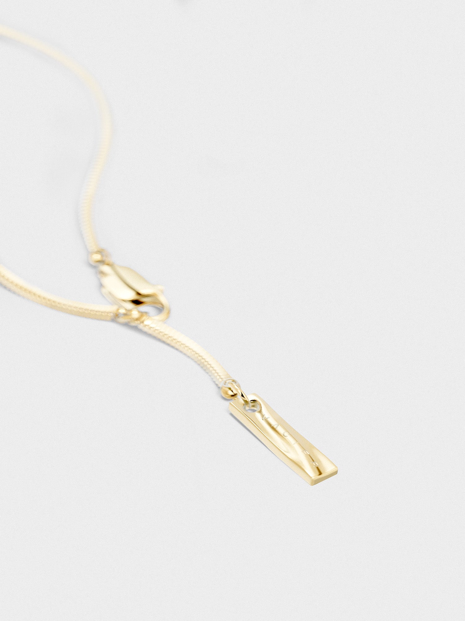 SQUARE CHAIN NECKLACE