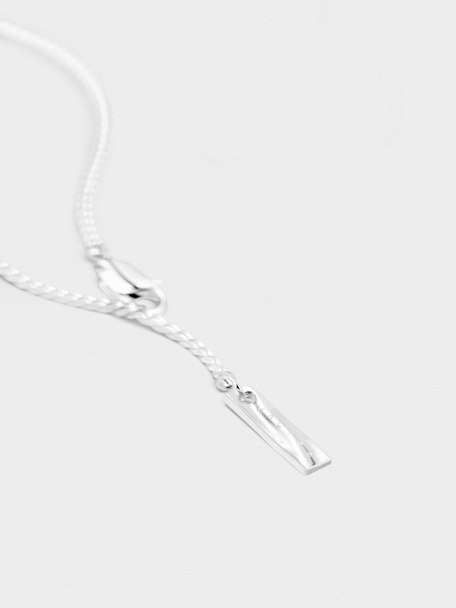 BRAID CHAIN NECKLACE