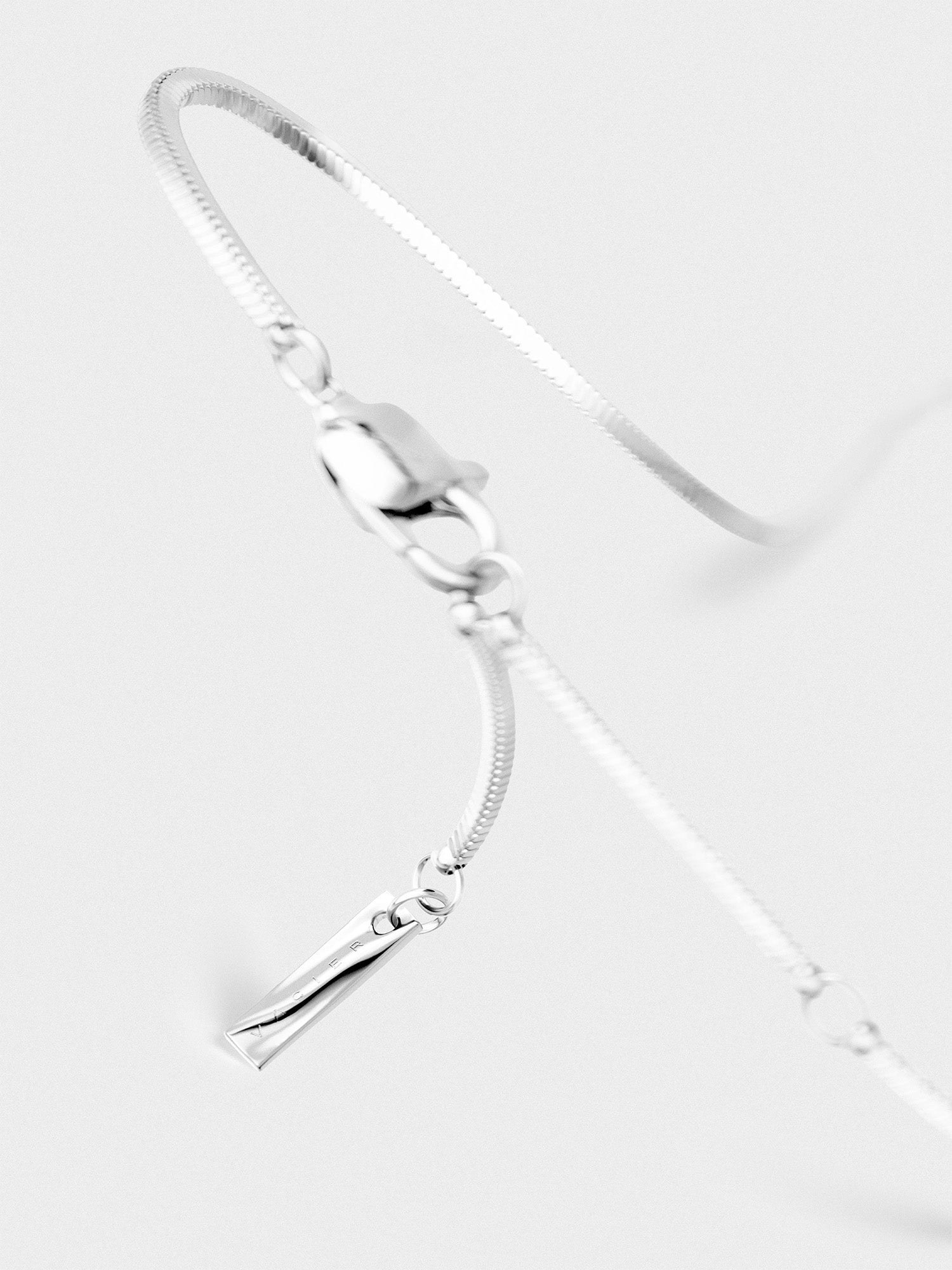 SQUARE CHAIN BRACELET